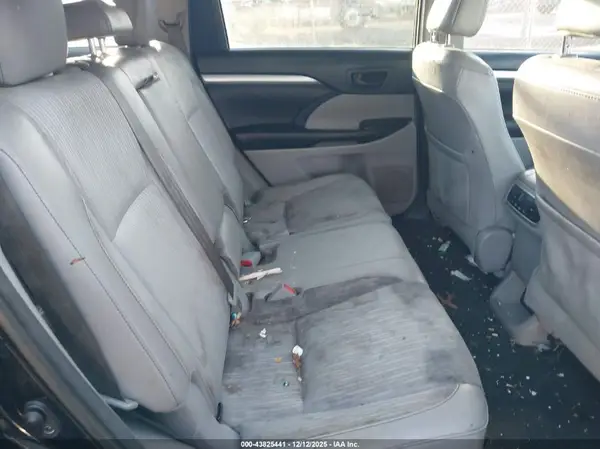 5TDBZRFH4HS388746 2017 TOYOTA HIGHLANDER - Image 8