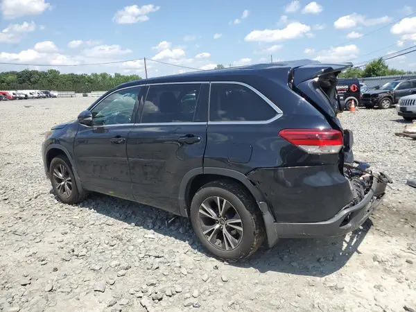 5TDBZRFH4HS431174 2017 TOYOTA HIGHLANDER - Image 2