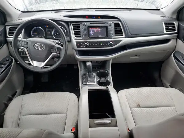 5TDBZRFH4HS436049 2017 TOYOTA HIGHLANDER - Image 8