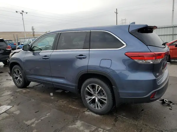 5TDBZRFH4HS441445 2017 TOYOTA HIGHLANDER - Image 2