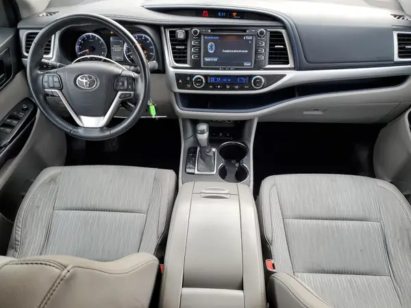 5TDBZRFH4HS441445 2017 TOYOTA HIGHLANDER - Image 8