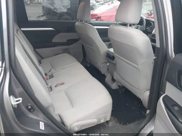 5TDBZRFH4HS442479 2017 TOYOTA HIGHLANDER - Image 8