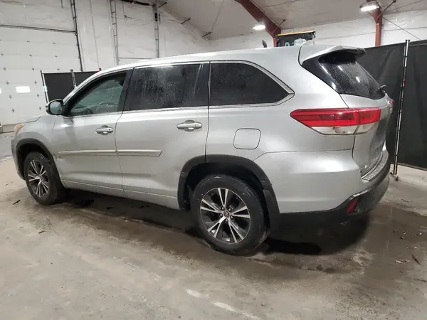 5TDBZRFH4HS444541 2017 TOYOTA HIGHLANDER - Image 2