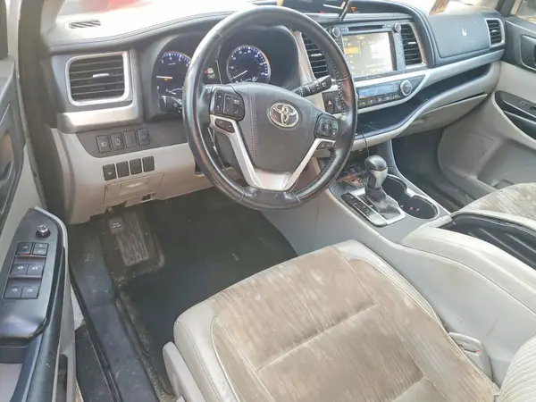 5TDBZRFH4HS452610 2017 TOYOTA HIGHLANDER - Image 8