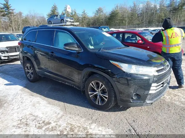 5TDBZRFH4HS468306 2017 TOYOTA HIGHLANDER - Image 1
