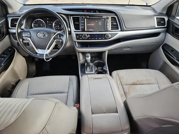 5TDBZRFH4HS468564 2017 TOYOTA HIGHLANDER - Image 8