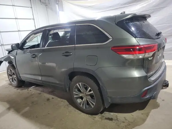 5TDBZRFH4JS490683 2018 TOYOTA HIGHLANDER - Image 2
