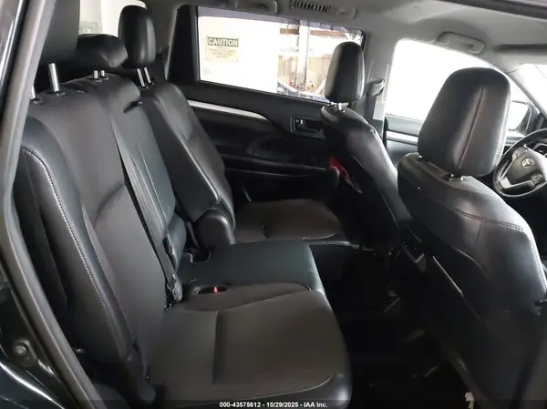 5TDBZRFH4JS490831 2018 TOYOTA HIGHLANDER - Image 8