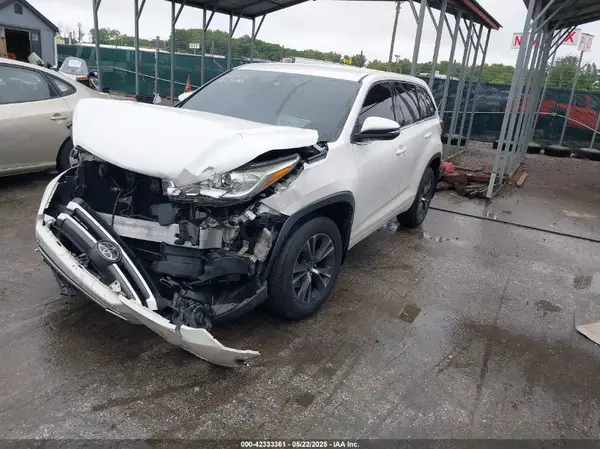 5TDBZRFH4JS495995 2018 TOYOTA HIGHLANDER - Image 2
