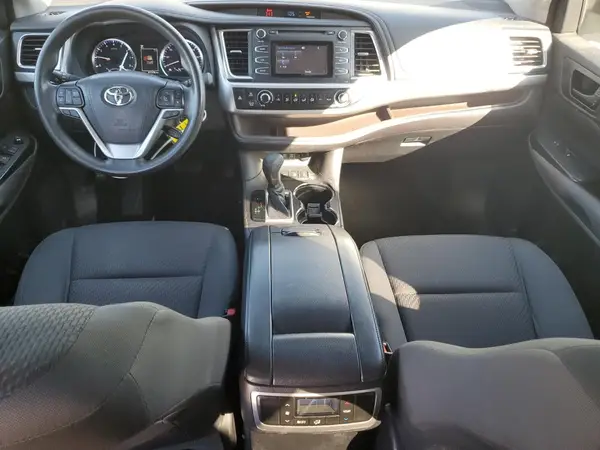 5TDBZRFH4JS805899 2018 TOYOTA HIGHLANDER - Image 8
