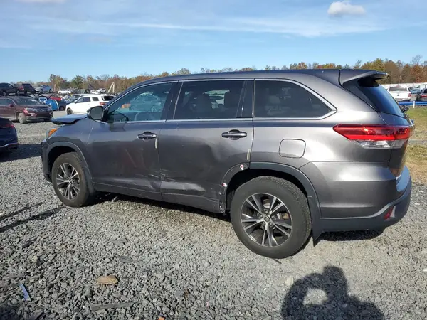 5TDBZRFH4JS815851 2018 TOYOTA HIGHLANDER - Image 2
