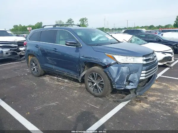 5TDBZRFH4JS819995 2018 TOYOTA HIGHLANDER - Image 1