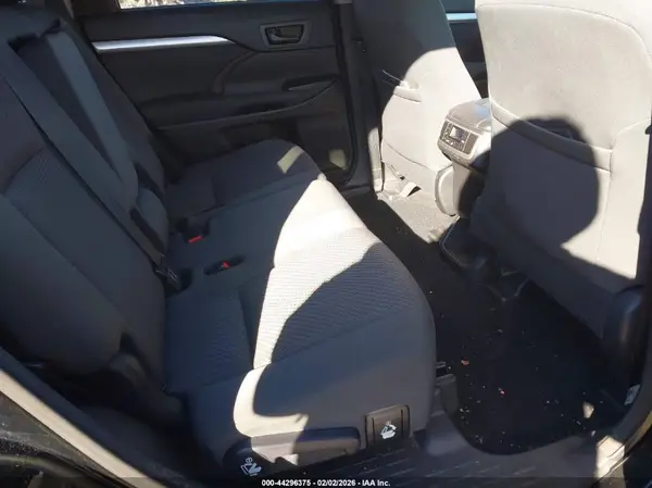 5TDBZRFH4JS820760 2018 TOYOTA HIGHLANDER - Image 8