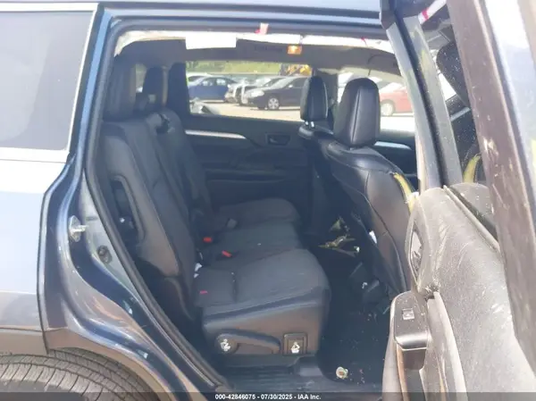 5TDBZRFH4JS839924 2018 TOYOTA HIGHLANDER - Image 8