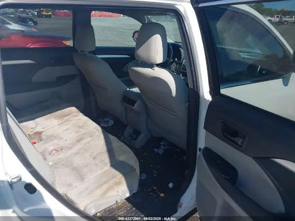 5TDBZRFH4JS840443 2018 TOYOTA HIGHLANDER - Image 8