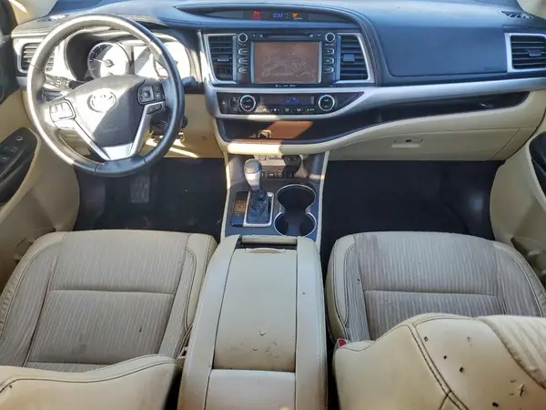 5TDBZRFH4JS848137 2018 TOYOTA HIGHLANDER - Image 8
