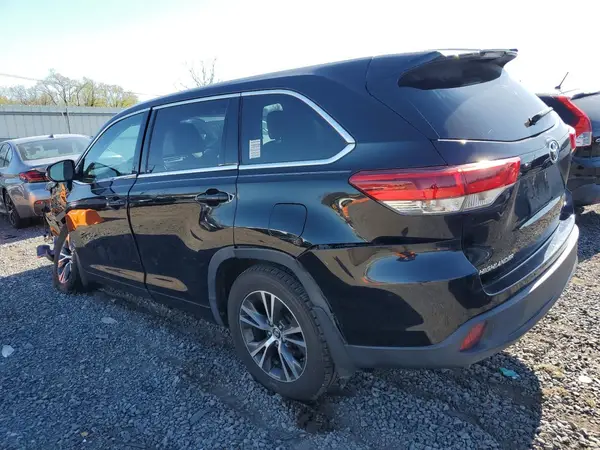 5TDBZRFH4JS848574 2018 TOYOTA HIGHLANDER - Image 2