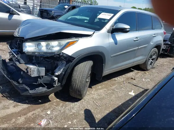 5TDBZRFH4JS866783 2018 TOYOTA HIGHLANDER - Image 2