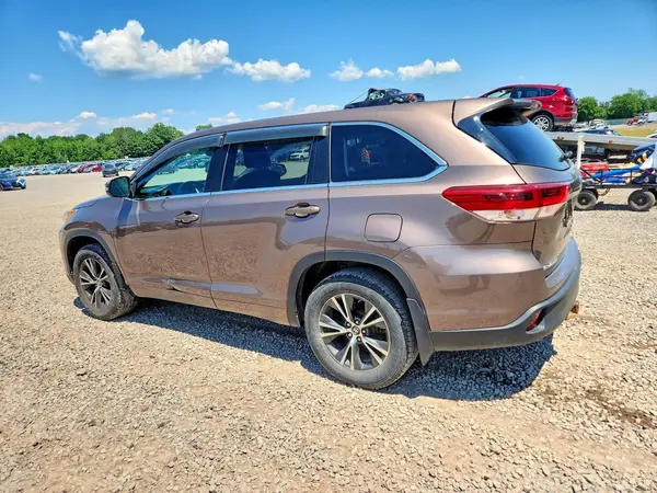 5TDBZRFH4JS872177 2018 TOYOTA HIGHLANDER - Image 2