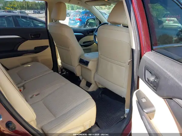 5TDBZRFH4JS873667 2018 TOYOTA HIGHLANDER - Image 8