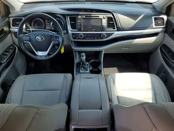 5TDBZRFH4JS878769 2018 TOYOTA HIGHLANDER - Image 8