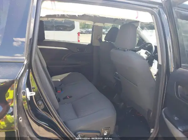 5TDBZRFH4JS883258 2018 TOYOTA HIGHLANDER - Image 8