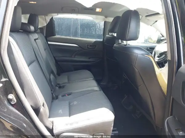 5TDBZRFH4JS889111 2018 TOYOTA HIGHLANDER - Image 8