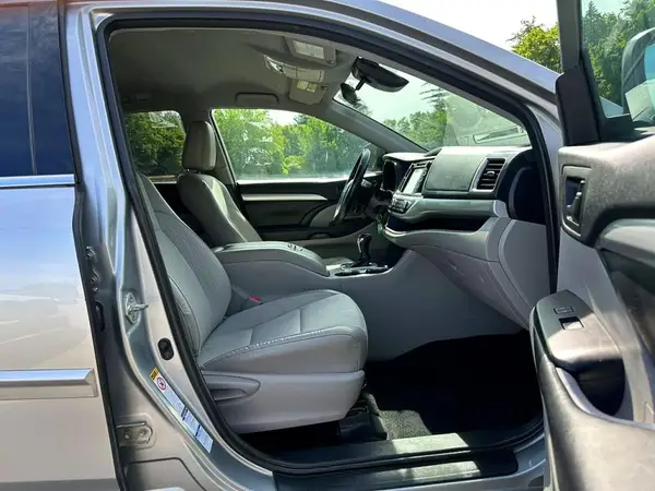 5TDBZRFH4JS906070 2018 TOYOTA HIGHLANDER - Image 8