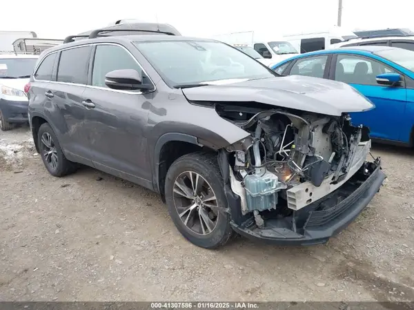 5TDBZRFH4KS702662 2019 TOYOTA HIGHLANDER - Image 1