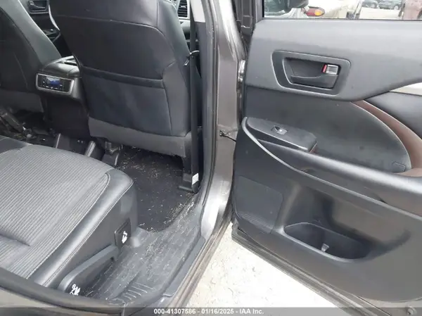 5TDBZRFH4KS702662 2019 TOYOTA HIGHLANDER - Image 8