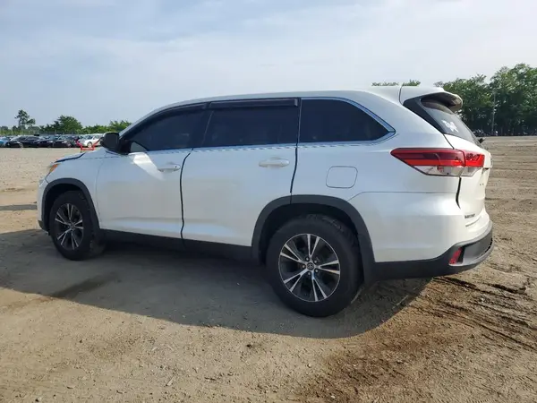 5TDBZRFH4KS703228 2019 TOYOTA HIGHLANDER - Image 2