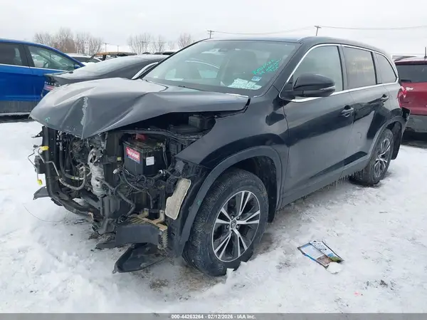 5TDBZRFH4KS708896 2019 TOYOTA HIGHLANDER - Image 2