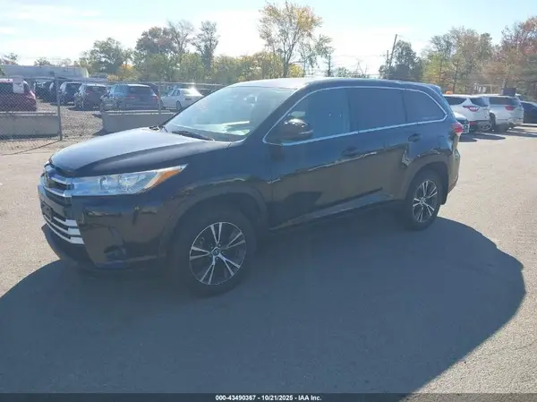 5TDBZRFH4KS712754 2019 TOYOTA HIGHLANDER - Image 2