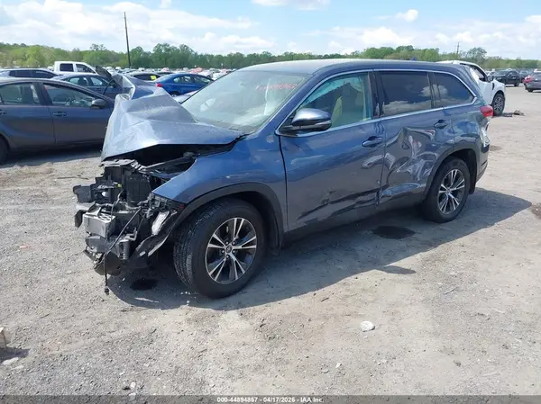 5TDBZRFH4KS721776 2019 TOYOTA HIGHLANDER - Image 2