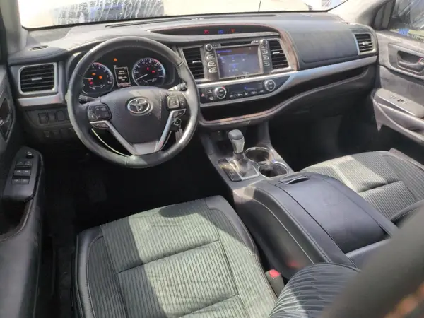 5TDBZRFH4KS730588 2019 TOYOTA HIGHLANDER - Image 8