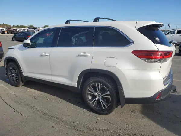 5TDBZRFH4KS737153 2019 TOYOTA HIGHLANDER - Image 2