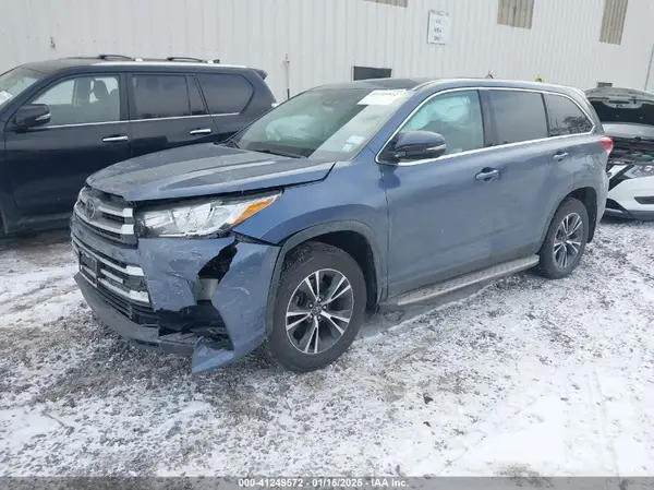 5TDBZRFH4KS738142 2019 TOYOTA HIGHLANDER - Image 2