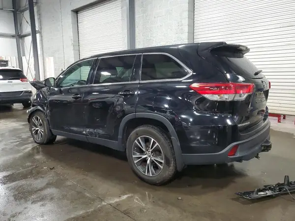 5TDBZRFH4KS916230 2019 TOYOTA HIGHLANDER - Image 2