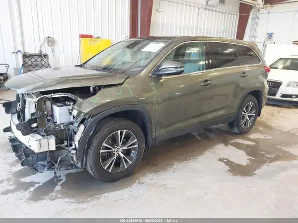 5TDBZRFH4KS920052 2019 TOYOTA HIGHLANDER - Image 2