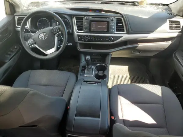 5TDBZRFH4KS921850 2019 TOYOTA HIGHLANDER - Image 8