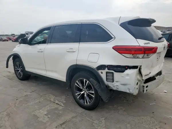 5TDBZRFH4KS929527 2019 TOYOTA HIGHLANDER - Image 2