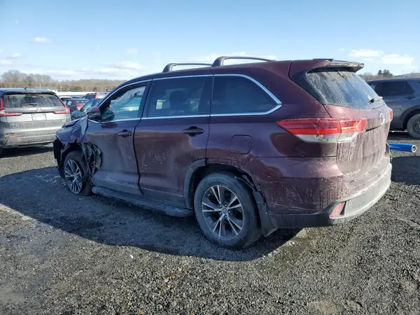 5TDBZRFH4KS931763 2019 TOYOTA HIGHLANDER - Image 2