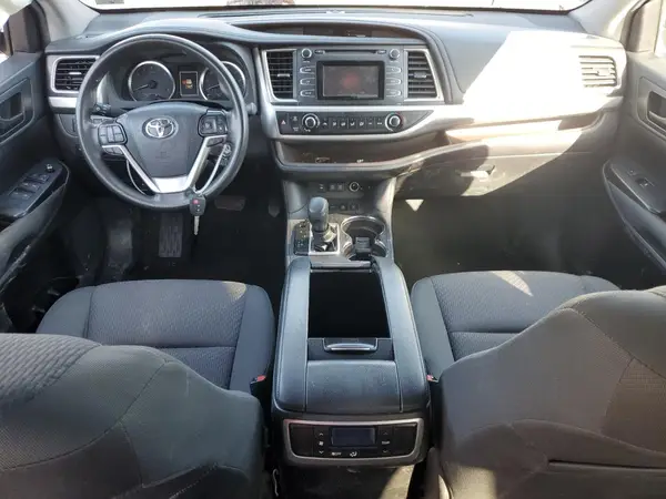 5TDBZRFH4KS931763 2019 TOYOTA HIGHLANDER - Image 8