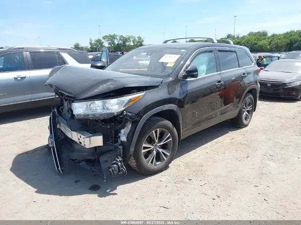 5TDBZRFH4KS934470 2019 TOYOTA HIGHLANDER - Image 2