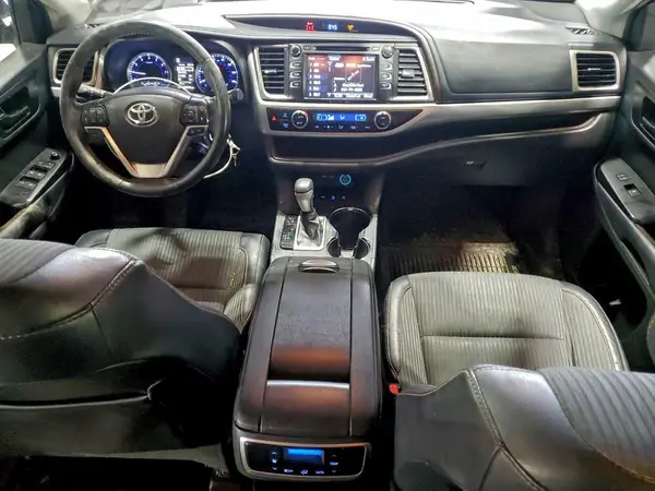 5TDBZRFH4KS940611 2019 TOYOTA HIGHLANDER - Image 8