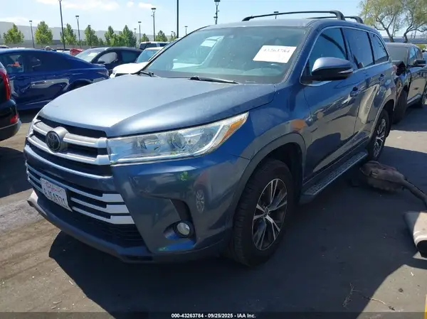 5TDBZRFH4KS949695 2019 TOYOTA HIGHLANDER - Image 2