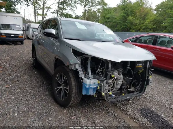 5TDBZRFH4KS956551 2019 TOYOTA HIGHLANDER - Image 1
