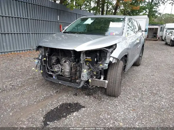 5TDBZRFH4KS956551 2019 TOYOTA HIGHLANDER - Image 2