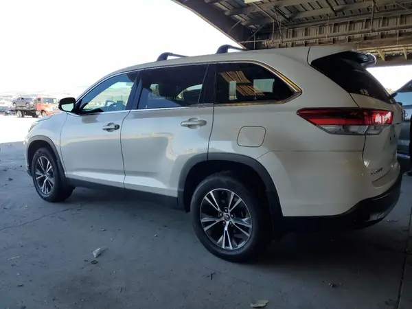 5TDBZRFH4KS958445 2019 TOYOTA HIGHLANDER - Image 2