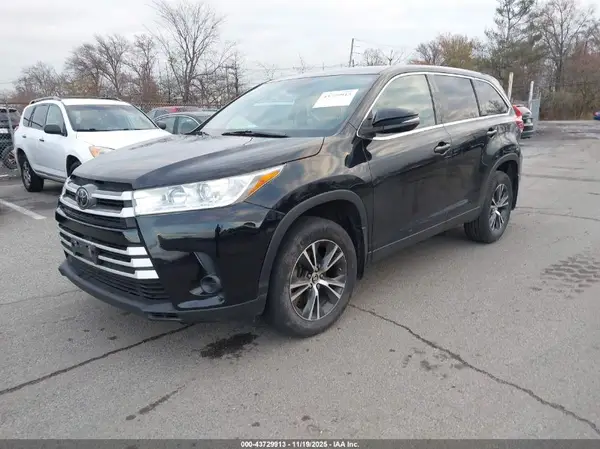 5TDBZRFH4KS960776 2019 TOYOTA HIGHLANDER - Image 2